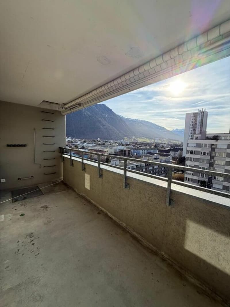 Bel appartement lumineux 4 pièces avec balcon & vue sur les montagnes dans un emplacement central à Chur (14)