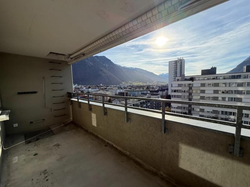 Bel appartement lumineux 4 pièces avec balcon & vue sur les montagnes dans un emplacement central à Chur (15)