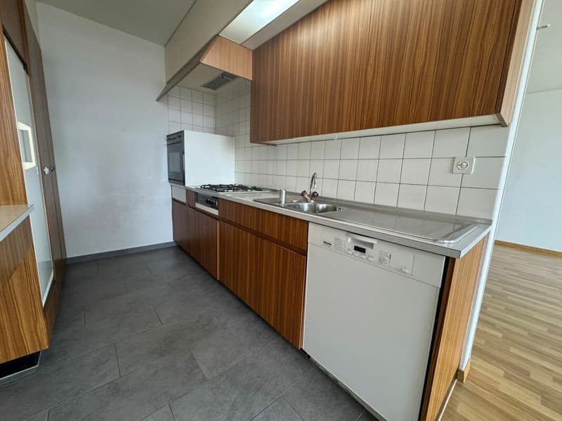 In affitto: appartamento spazioso di 3,5 locali disponibile immediatamente! (10)
