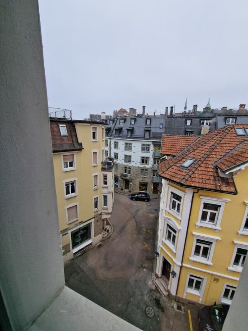 Esclusivo! Appartamento ristrutturato di 5,5 vani 180 m2 (2)