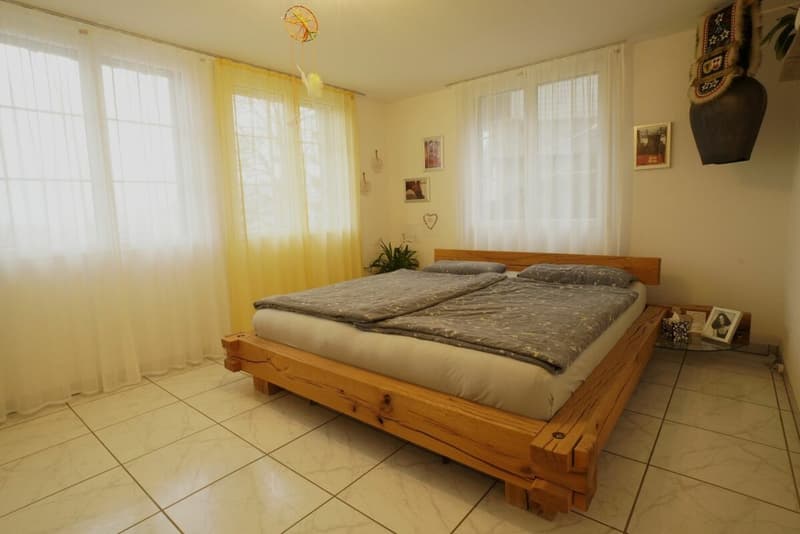 Detached double-family house with studio; plenty of space to live (6)