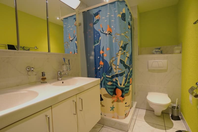 Detached double-family house with studio; plenty of space to live (11)