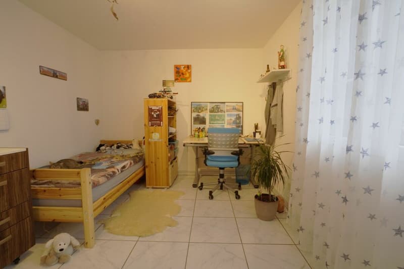 Detached double-family house with studio; plenty of space to live (5)