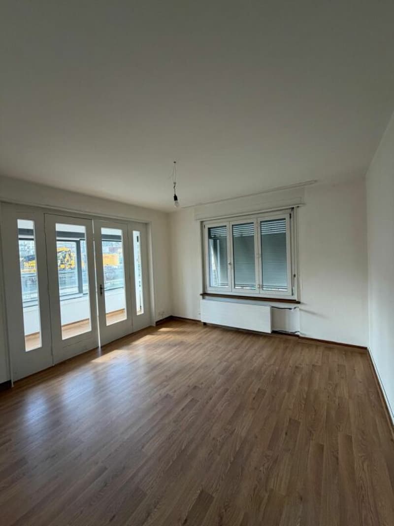 Schönes modernes 4,5-Zimmer-Apartment zur sofortigen Miete! (10)