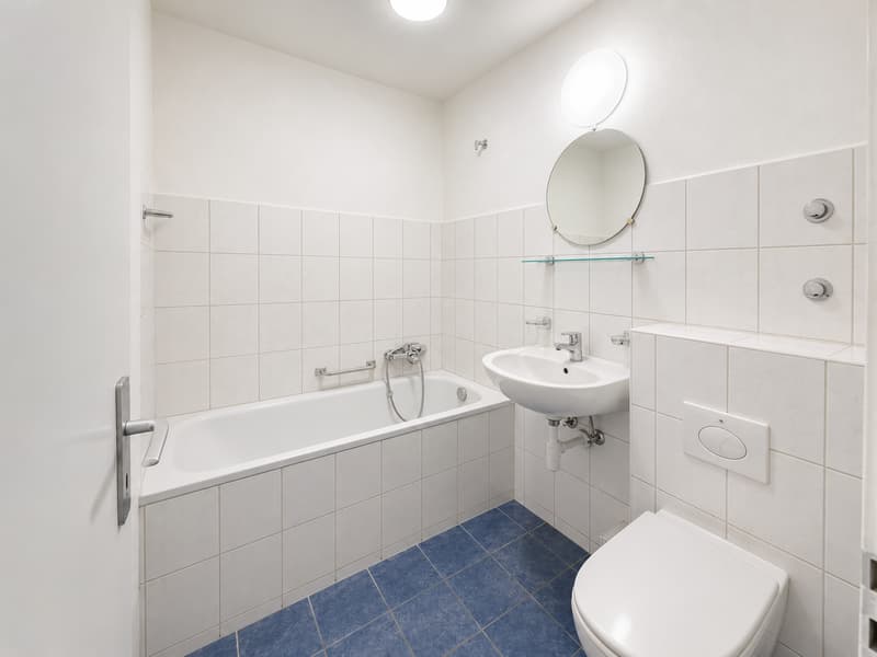 Magnificent! Right in front of the metro! Hurry, the 1st month of rent is offered! (2)