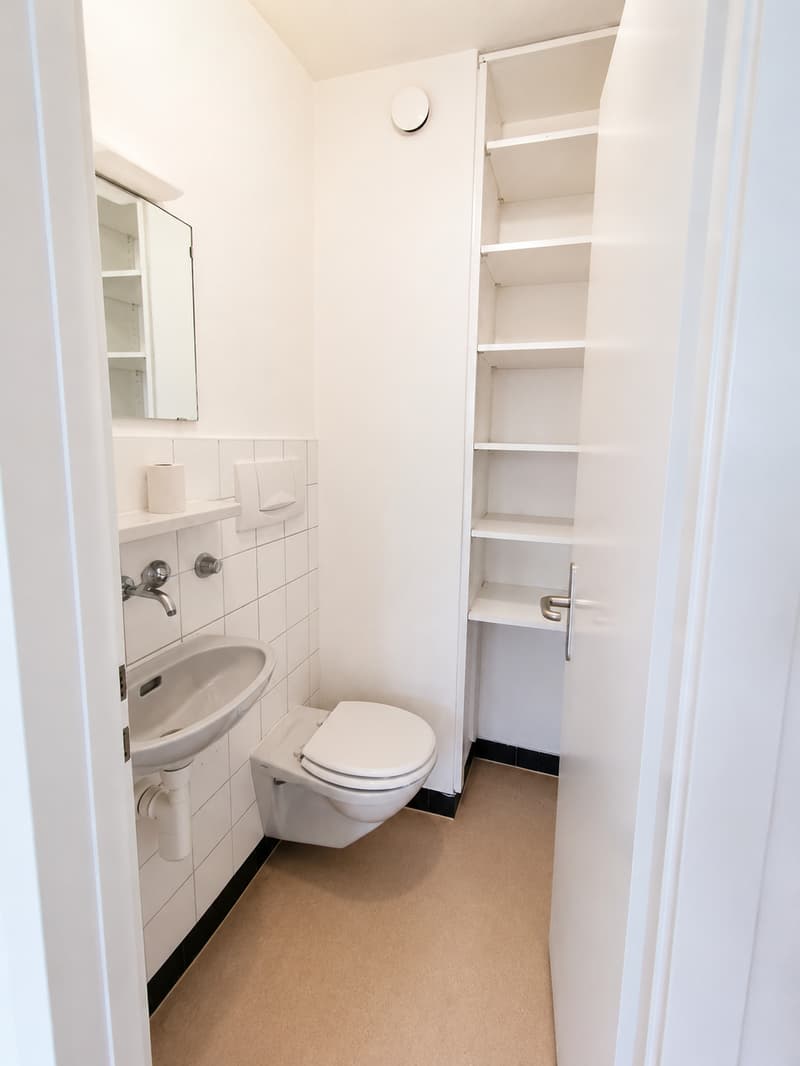 Helle 4.5-Zimmer-Wohnung mit Balkon in Nidau – sofort verfügbar! (8)
