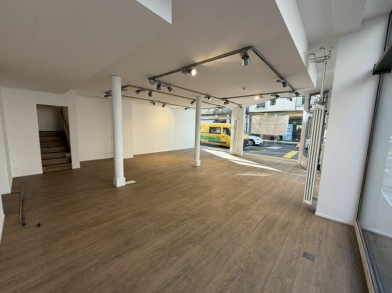 Retail space on the ground floor southwest corner (4)