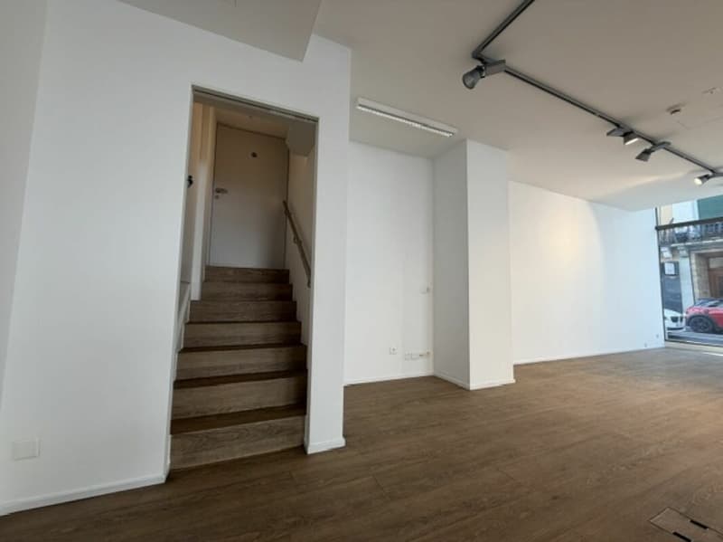 Retail space on the ground floor southwest corner (6)