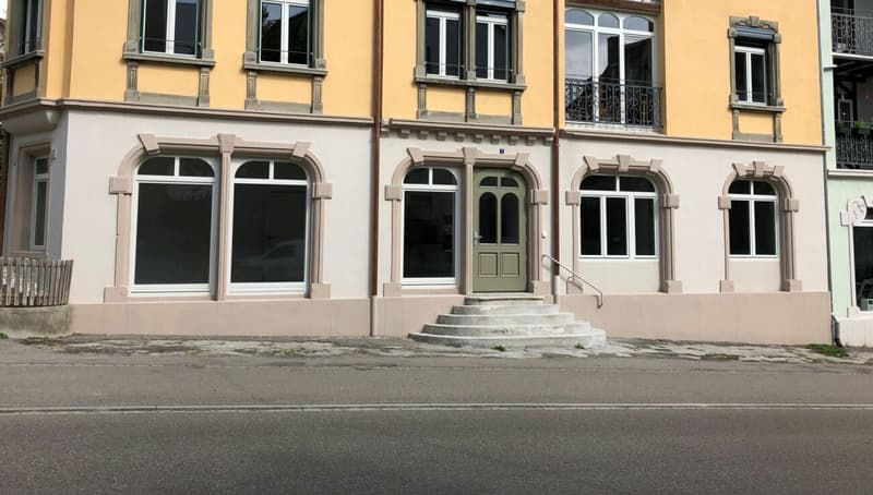 Modernes Büro- oder Ladenlokal im Erdgeschoss mit grossen Schaufenstern! (5)