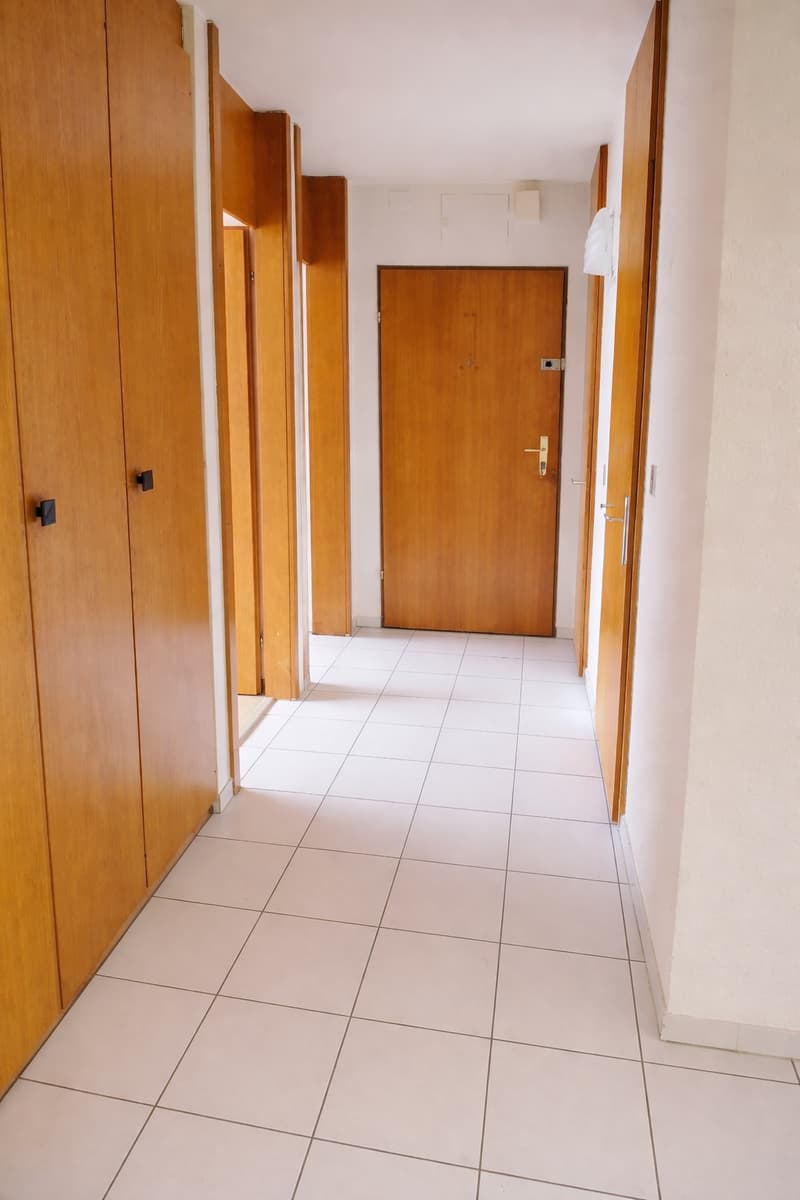 Appartement spacieux de 4,5 pièces avec balcon et parking à Fribourg (4)