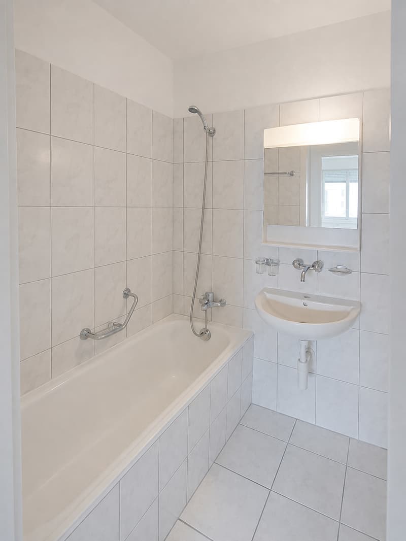 Spacieux  4,5 pièces à Fribourg – Vue sur la verdure, balcon et garage : votre futur chez-vous ! (2)