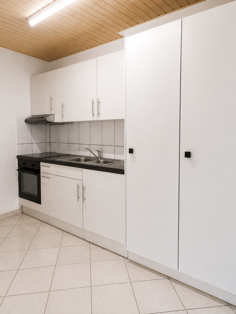 Helle 2.5-Zimmer-Wohnung mit Balkon und Bergblick in Nidau – sofort verfügbar! (2)