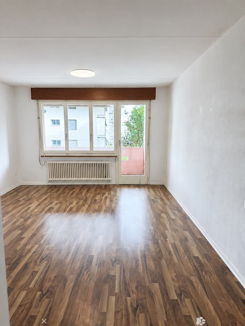 Helle 3.5-Zimmer-Wohnung mit Balkon in Biel – sofort verfügbar! (2)