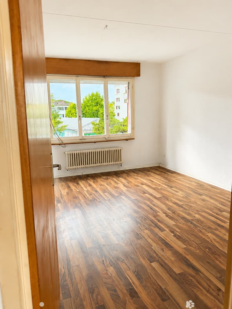 Helle 3.5-Zimmer-Wohnung mit Balkon in Biel – sofort verfügbar! (3)
