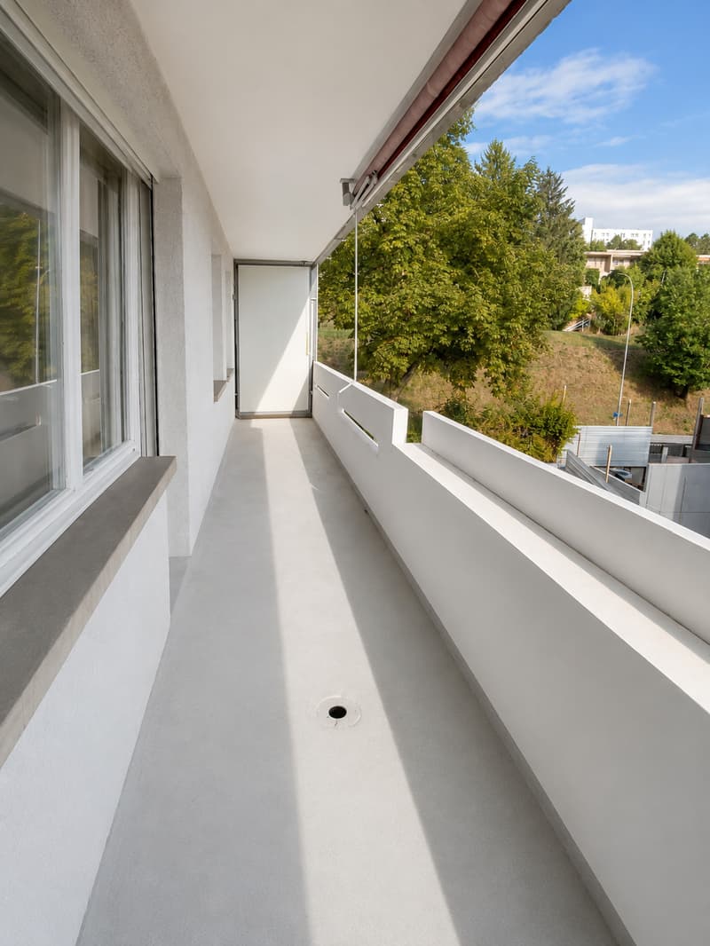 Spacieux 3,5 pièces à Fribourg – Vue sur la verdure, balcon et garage : votre futur chez-vous ! (8)