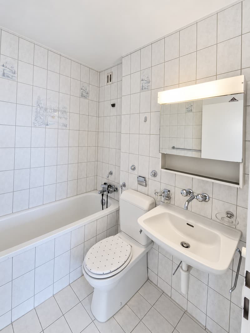 Helle 4.5-Zimmer-Wohnung mit Balkon in Biel – ab sofort verfügbar! (8)