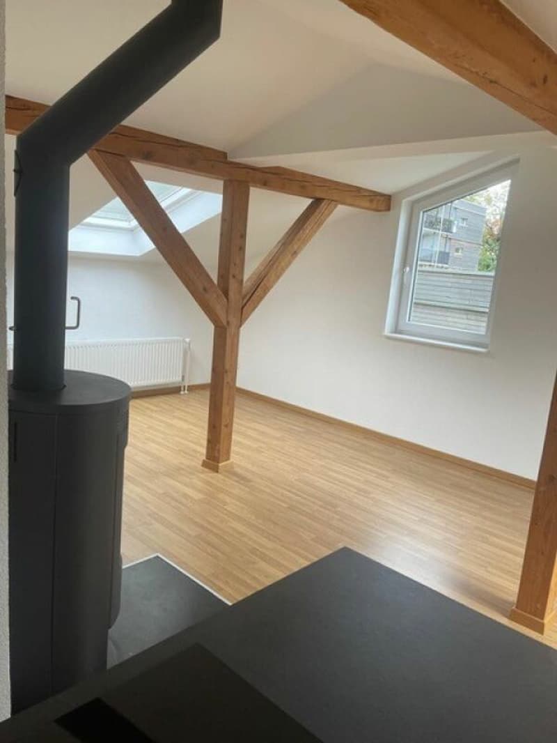 Moderne und charmante Dachwohnung! (4)