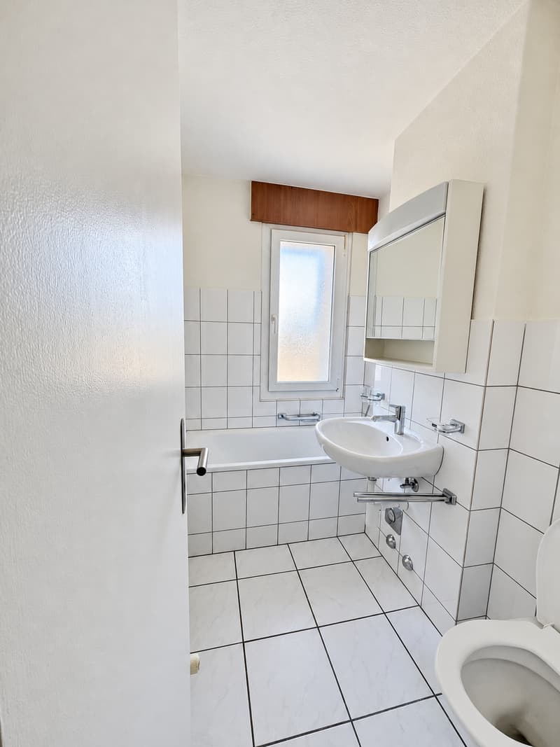 Helle 4.5-Zimmer-Wohnung mit Balkon in Biel – sofort verfügbar! (8)