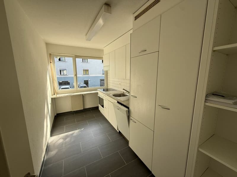 Helle 2-Zimmer-Wohnung mit Balkon (2)