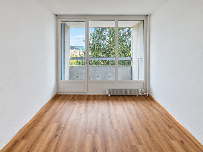 Helle 4.5-Zimmer-Wohnung mit Balkon im 6. OG in Nidau – ab sofort verfügbar! (4)