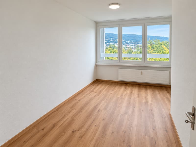 Helle 4.5-Zimmer-Wohnung mit Balkon im 6. OG in Nidau – ab sofort verfügbar! (5)