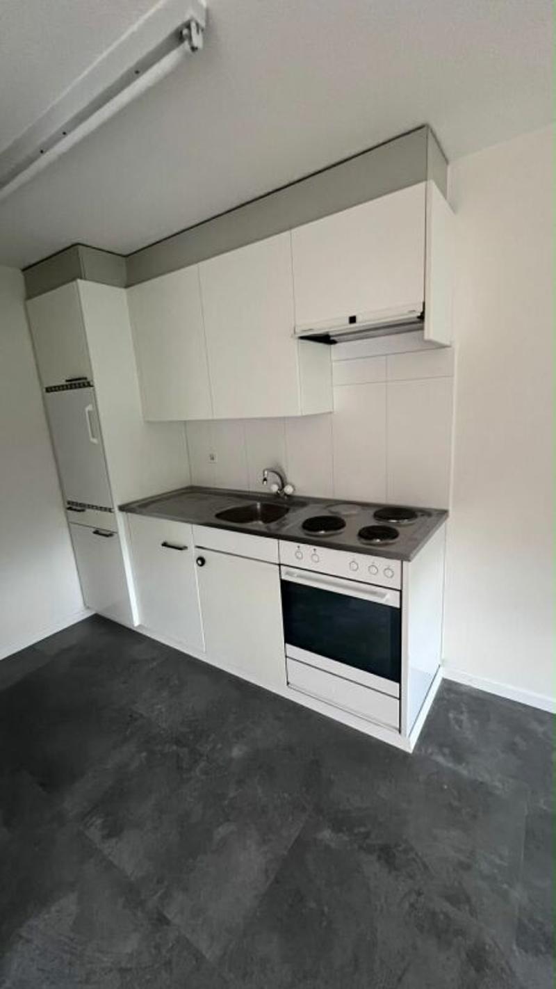 schöne helle 2 1/2 Zimmer Wohnung (6)