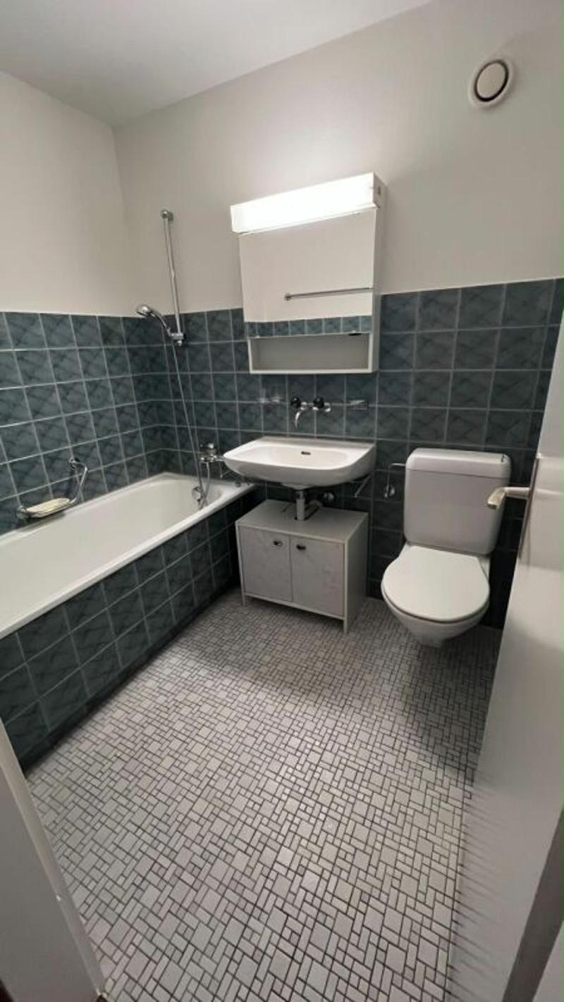 schöne helle 2 1/2 Zimmer Wohnung (10)