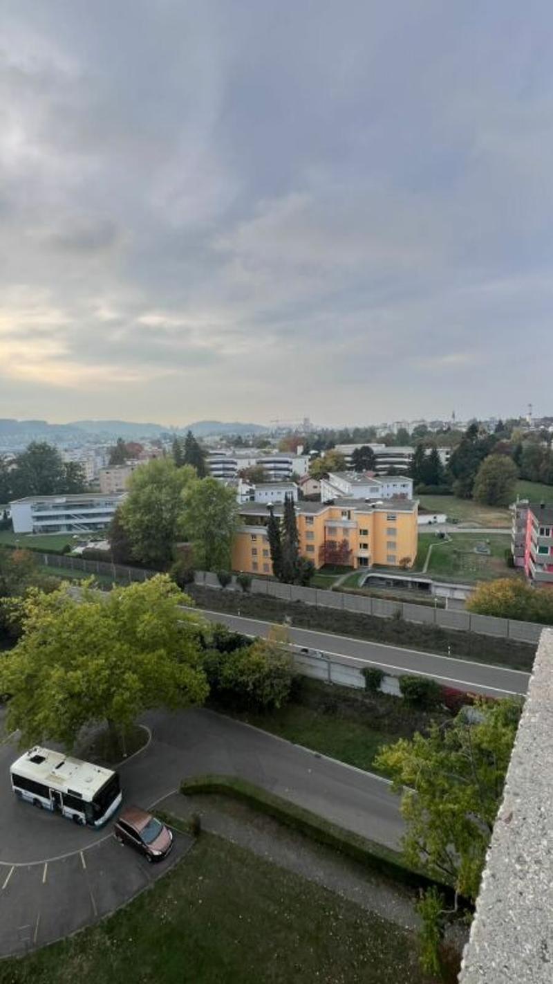 schöne helle 2 1/2 Zimmer Wohnung (10)