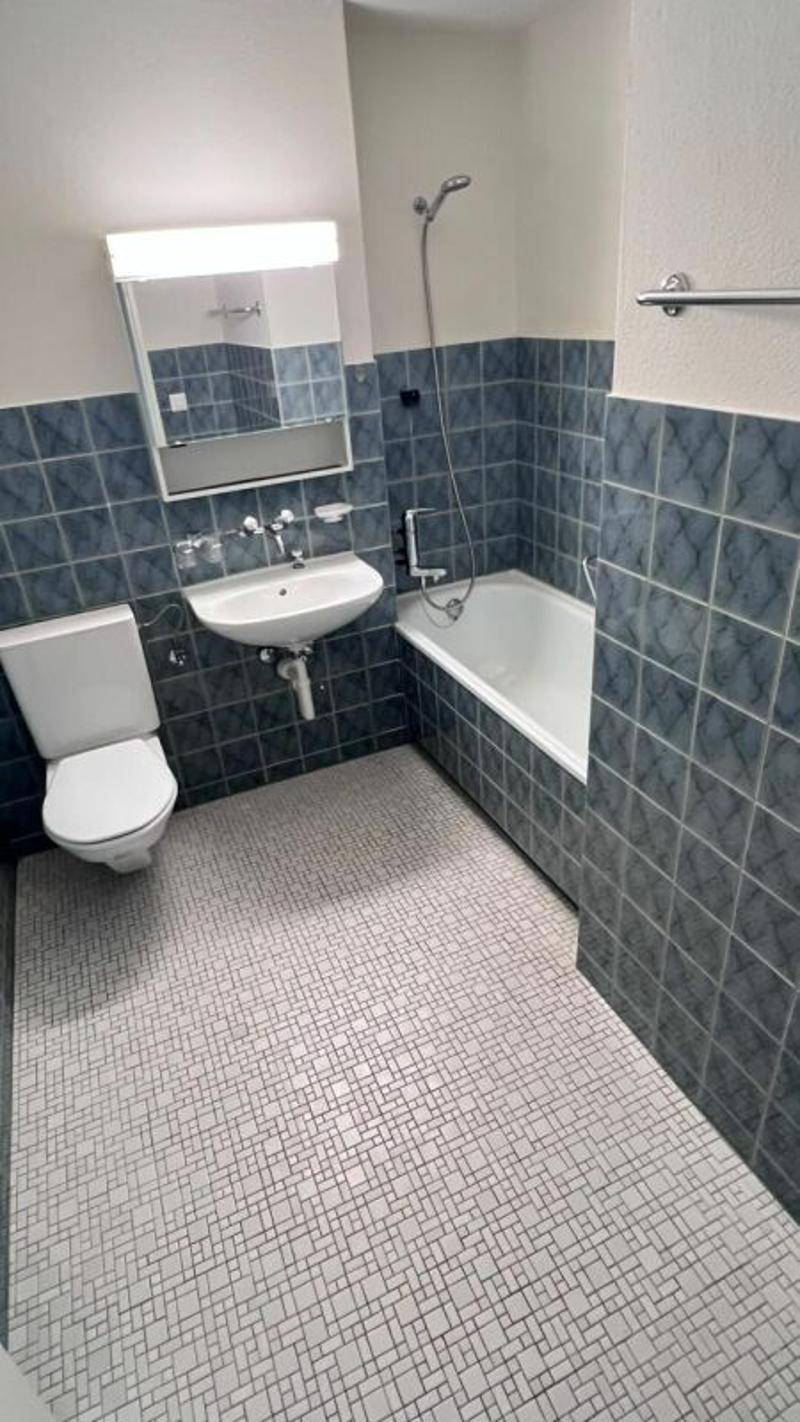schöne helle 2 1/2 Zimmer Wohnung (7)
