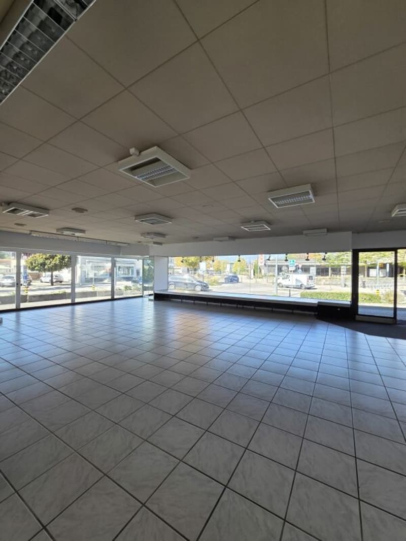 Ladenlokal im Dorfzentrum (1)