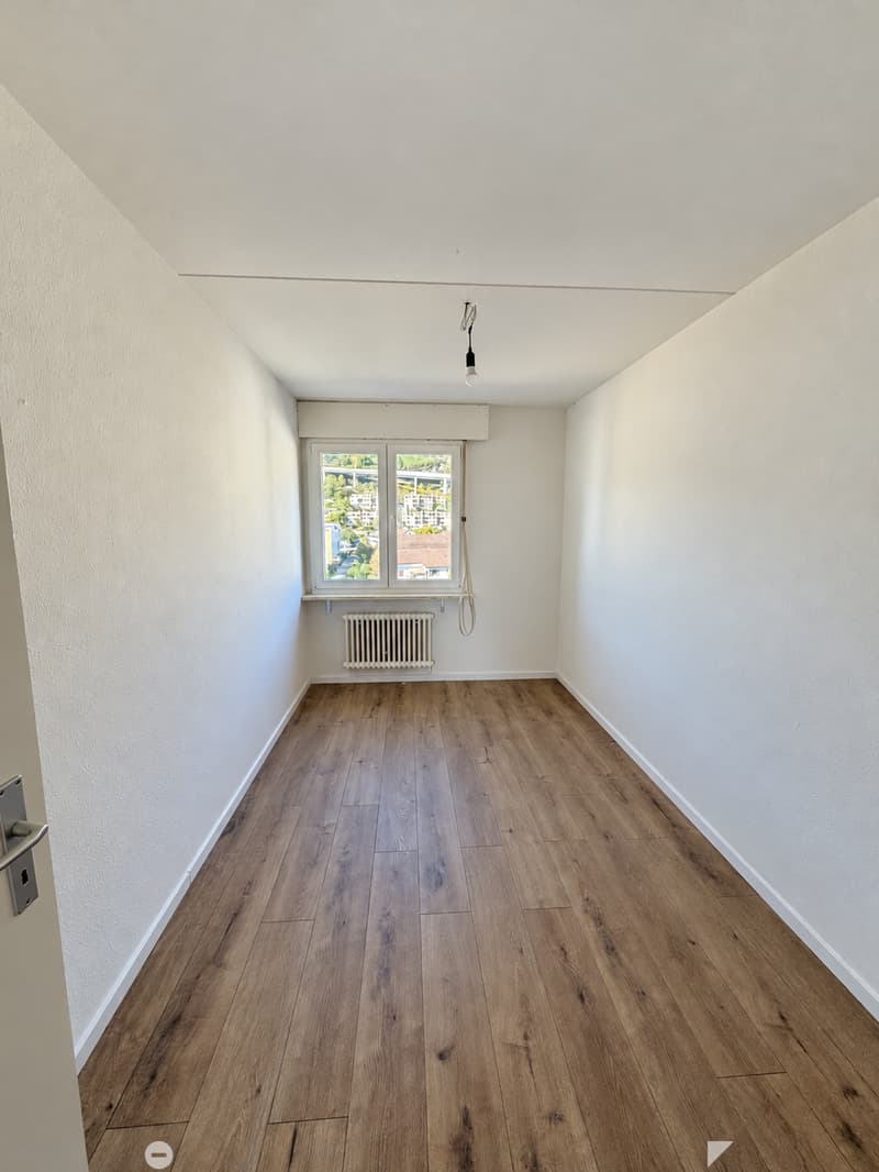 Helle 3.5-Zimmer-Wohnung im 6. Stock mit Balkon in Biel (6)