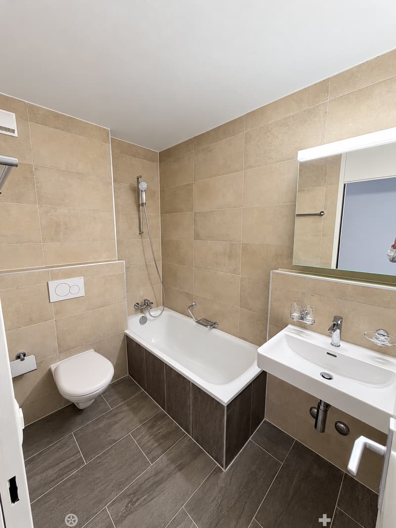 Helle 3.5-Zimmer-Wohnung im 6. Stock mit Balkon in Biel (7)