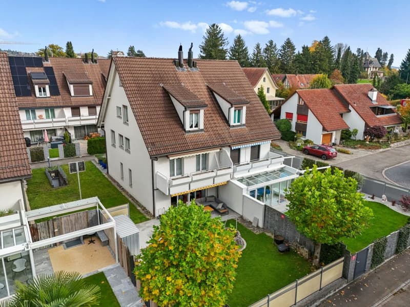 Large House Seeks Family Connection (1)