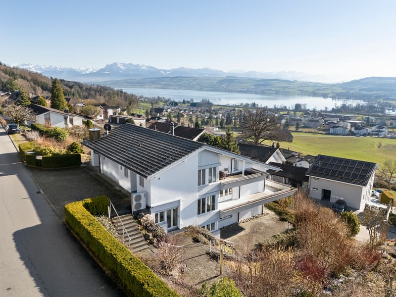Domaine de rêve avec vue lac magnifique et piscine intérieure (12)