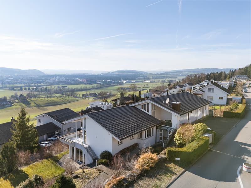 Domaine de rêve avec vue lac magnifique et piscine intérieure (13)
