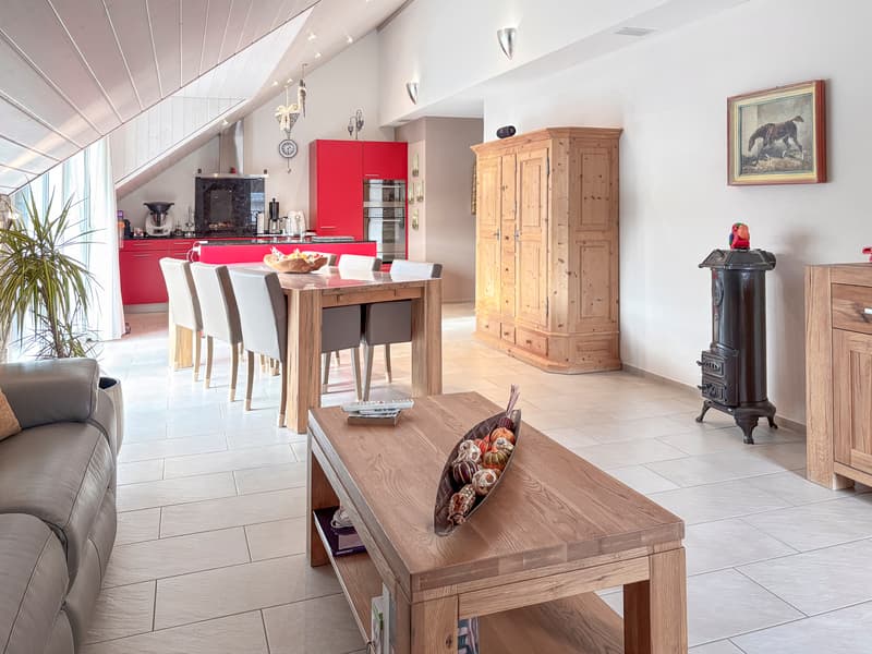 Oasi residenziale moderna con vista panoramica e terrazza soleggiata (2)