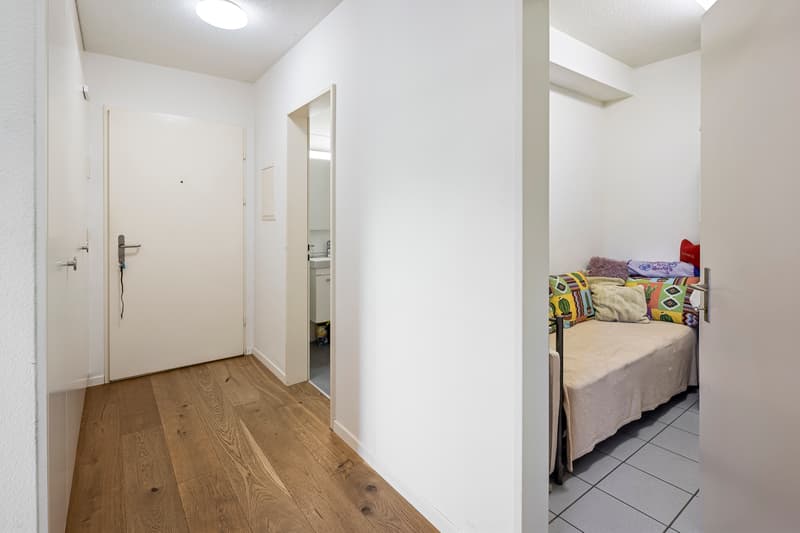 Barrier-Free Gem in Attractive Location (9)