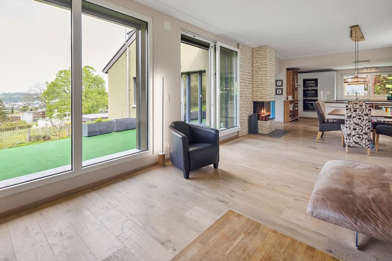 Sunny residential idyll in a preferred location with excellent views (4)