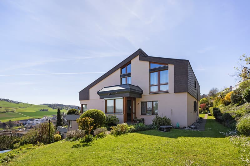 Dream view with garden and numerous possibilities (6)