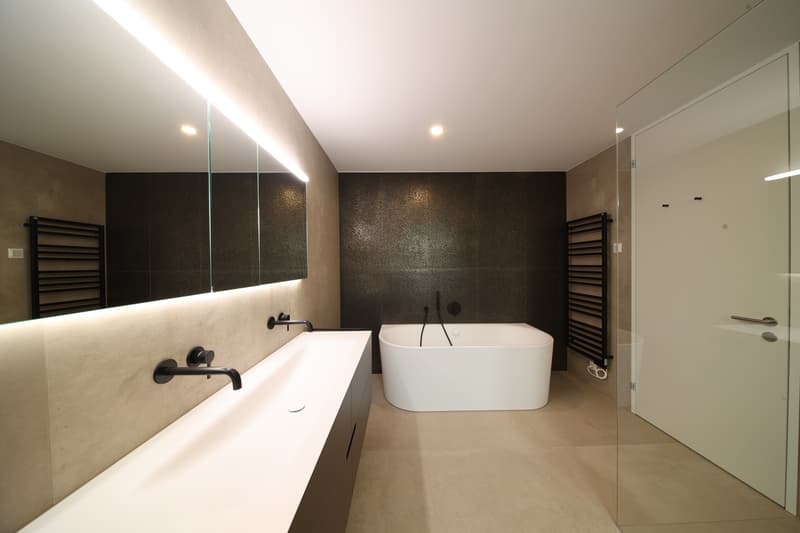 New building on the sunny slope with a far-reaching view, peace and space for your ideas (9)