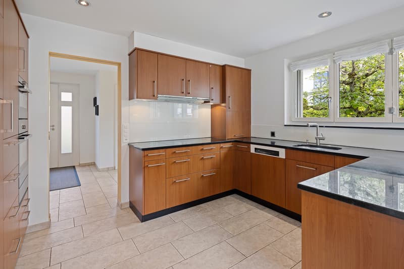 Dream home with a fantastic view and flexible usage options (9)