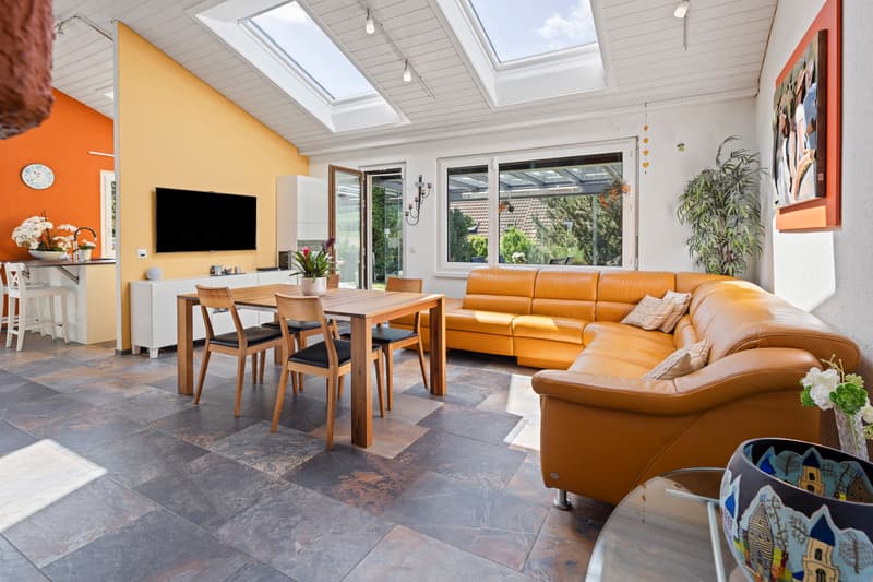 Family oasis with a dreamy garden oasis in a quiet location (4)