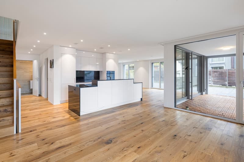 Versatile space wonder with separate apartment and many possibilities (1)