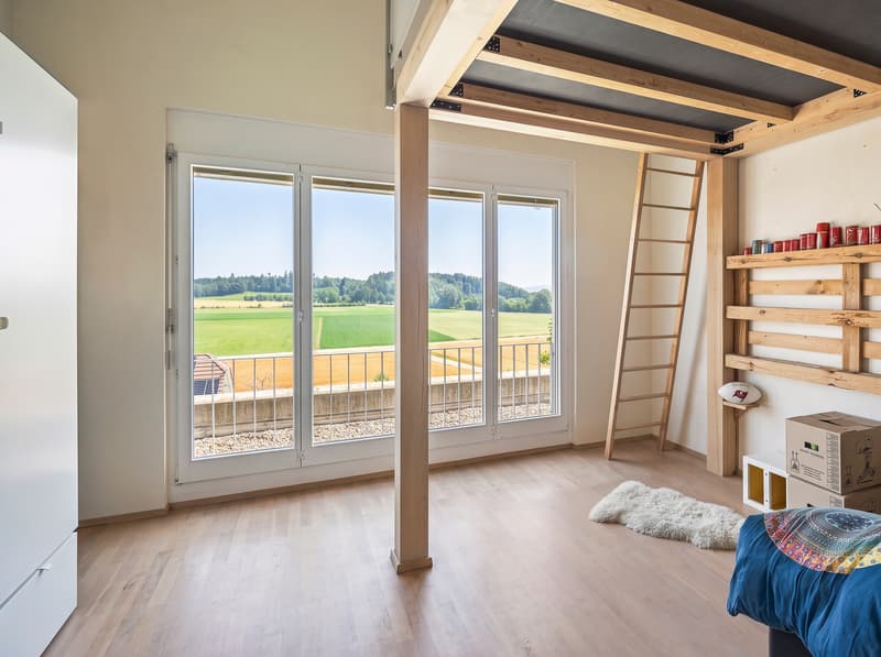 Spacious residential house with unobstructable far-reaching views and large surroundings (9)