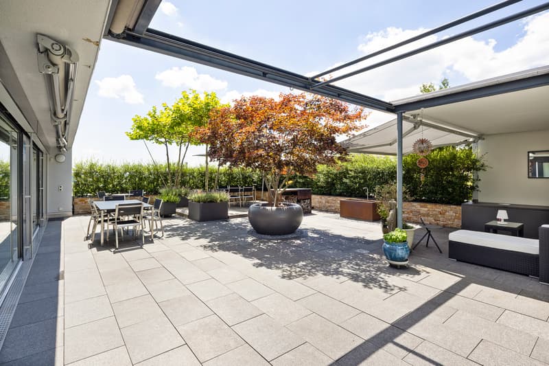 Weitläufige Maisonette mit zwei Terrassen und traumhafter Alpensicht (2)