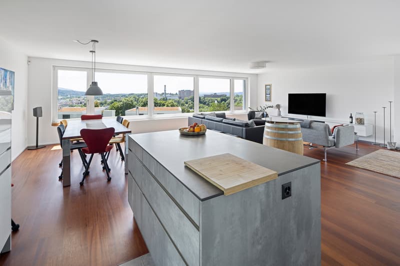 Weitläufige Maisonette mit zwei Terrassen und traumhafter Alpensicht (9)