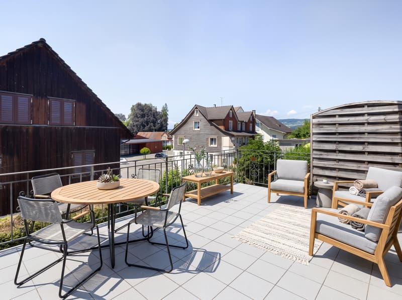 Peaceful Oasis in Attractive Location in the Old Village Center (1)