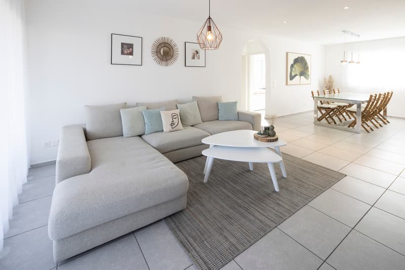 Moderne Familienwohnung mit traumhafter Gartenoase (1)
