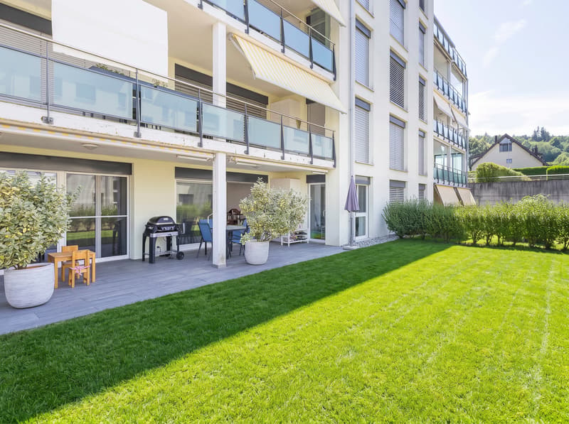 Moderne Familienwohnung mit traumhafter Gartenoase (11)