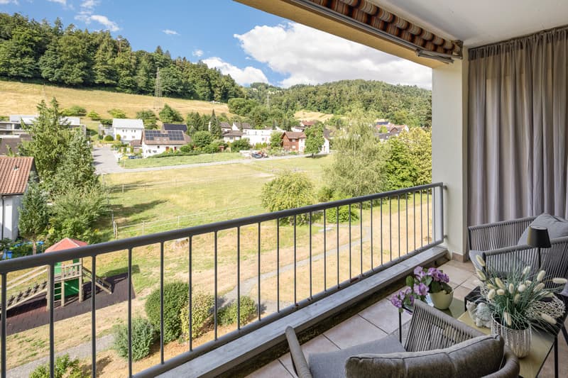 Modernes Familienbijou zuoberst mit Blick ins Grüne (3)